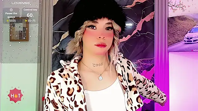 moon sweet- online show from May 28, 2026, 3:37 am