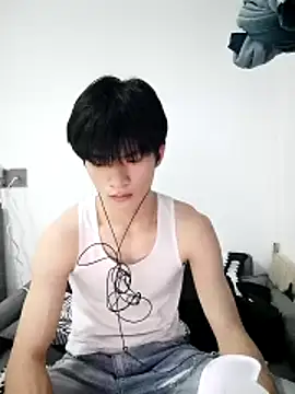 ruo-bai online show from May 11, 2026, 7:47 am