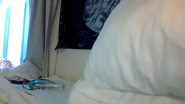 Snapshot of Dicksee_Left chatting on June 24, 2026, 7:35 pm Dicksee Left online show from June 24, 2026, 7:35 pm