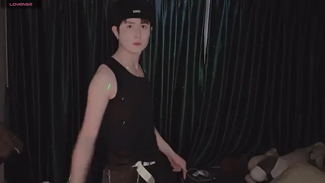 Zz YuunaSSquart zZ online show from April 19, 2026, 12:59 pm