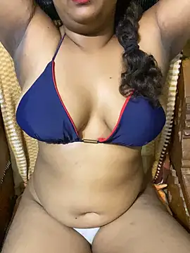 Snapshot of peacheypink chatting on May 29, 2026, 7:56 pm peacheypink online show from May 29, 2026, 7:56 pm