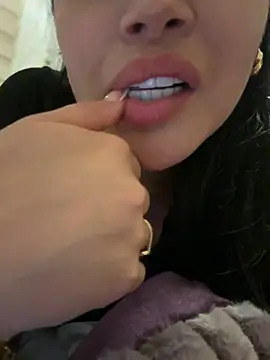 Sara fun online show from February 28, 2025, 6:20 pm