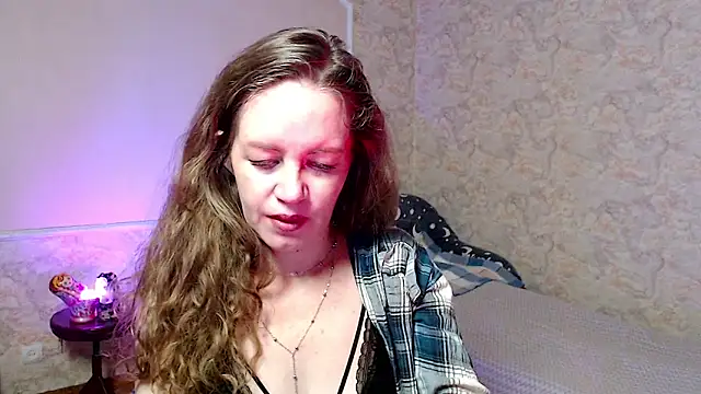 Fern Lust online show from May 27, 2026, 9:39 am