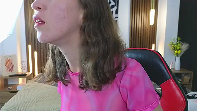 Snapshot of Sun_20_ chatting on April 15, 2026, 3:19 pm Sun 20 online show from April 15, 2026, 3:19 pm