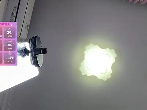 xiuxiu6688 online show from April 16, 2026, 11:00 am