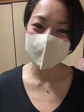 rin2432 online show from April 28, 2026, 2:22 pm
