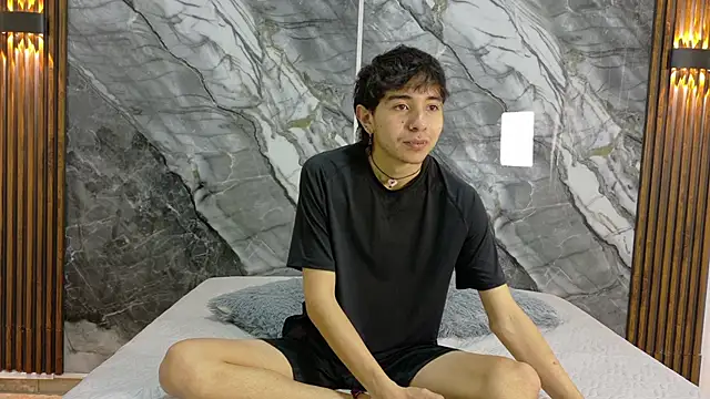 NoahWalker   online show from May 27, 2026, 11:07 am