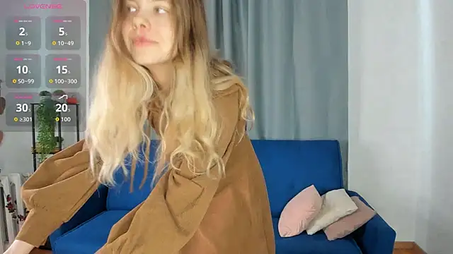 Snapshot of Glitch_Doll chatting on April 18, 2026, 5:22 am Glitch Doll online show from April 18, 2026, 5:22 am
