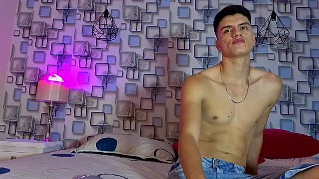 LeoTease online show from April 28, 2026, 7:19 pm