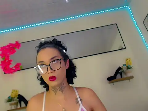 Darianna A online show from April 21, 2026, 1:42 am