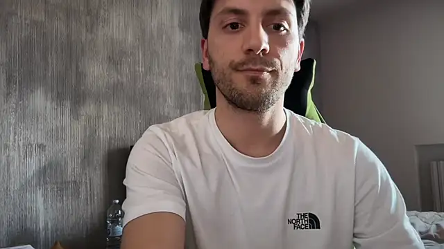 Snapshot of italianass94 chatting on April 16, 2026, 2:18 pm italianass94 online show from April 16, 2026, 2:18 pm