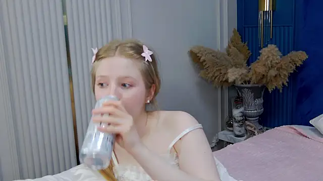 LilianHowards online show from April 25, 2026, 1:41 pm