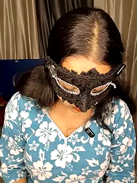 couple hot43 online show from June 1, 2026, 7:26 pm