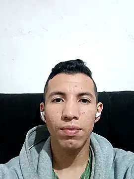 Snapshot of Dylan__ross chatting on April 16, 2026, 11:40 pm Dylan ross online show from April 16, 2026, 11:40 pm