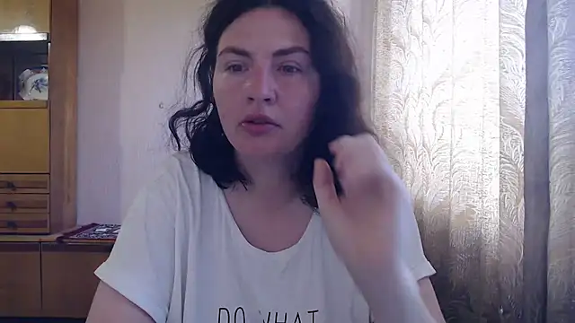 AlinaxJames online show from July 9, 2026, 8:07 am