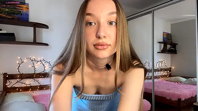 Snapshot of LessieKeisker chatting on May 21, 2026, 10:22 am LessieKeisker online show from May 21, 2026, 10:22 am