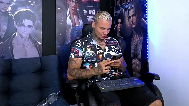 Snapshot of damian_becker chatting on July 10, 2026, 10:23 pm damian becker online show from July 10, 2026, 10:23 pm