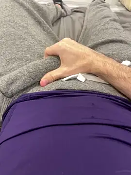 wedoit11 online show from April 22, 2026, 2:07 pm