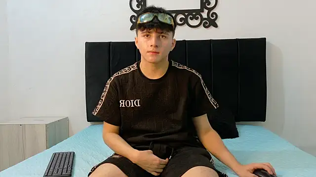 Snapshot of LunayDream chatting on June 17, 2026, 12:07 pm LunayDream online show from June 17, 2026, 12:07 pm
