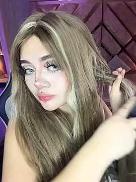 Snapshot of lya_nekko_ chatting on July 10, 2026, 4:06 am lya nekko online show from July 10, 2026, 4:06 am
