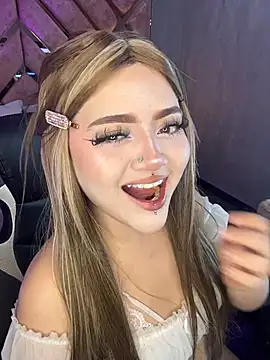 Snapshot of lya_nekko_ chatting on July 21, 2026, 4:26 am lya nekko online show from July 21, 2026, 4:26 am