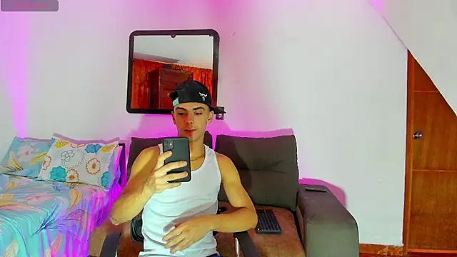 Snapshot of Teo_Rave chatting on May 30, 2026, 4:48 pm Teo Rave online show from May 30, 2026, 4:48 pm