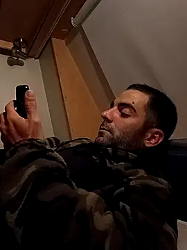 Snapshot of alieno_napoletano chatting on April 28, 2026, 7:52 pm alieno napoletano online show from April 28, 2026, 7:52 pm