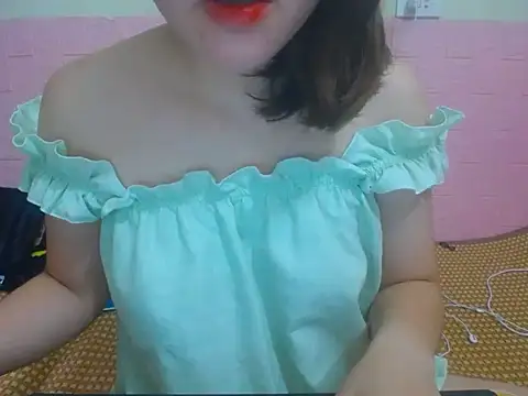 Mimi 200 online show from May 13, 2026, 3:15 am