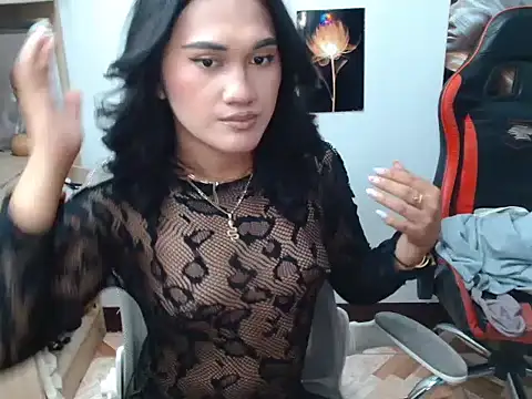 YourHot Nica online show from April 24, 2026, 1:57 pm