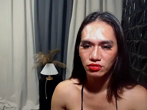 Snapshot of Queen_Haliyah chatting on May 16, 2026, 12:40 am Queen Haliyah online show from May 16, 2026, 12:40 am