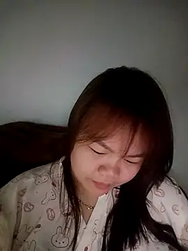 Truxcy1 online show from May 2, 2026, 2:11 pm