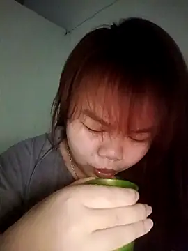 Truxcy1 online show from May 7, 2026, 11:54 pm