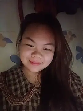 Truxcy1 online show from May 21, 2026, 4:36 pm