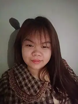 Truxcy1 online show from June 4, 2026, 4:29 am