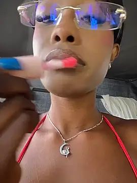 CocoaLuxeXXX online show from June 29, 2026, 1:11 pm