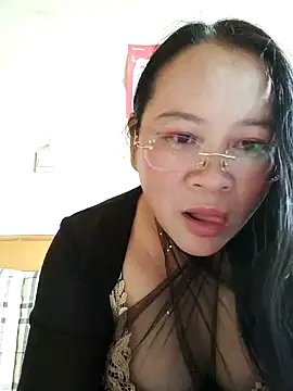Snapshot of lymm78 chatting on May 10, 2026, 12:27 am lymm78 online show from May 10, 2026, 12:27 am