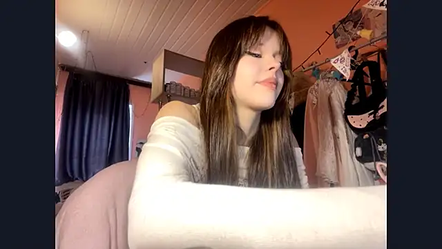 linaloveme online show from April 21, 2026, 10:54 am