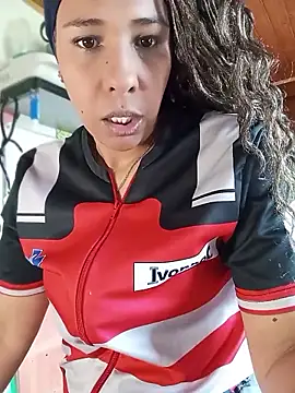 Ivon C online show from May 25, 2026, 1:28 pm