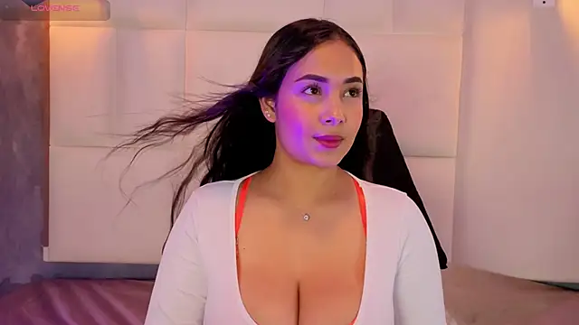 Violetta rose  online show from April 22, 2026, 9:27 pm