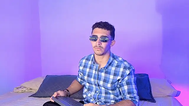caius bigcock1 online show from July 23, 2026, 12:35 am