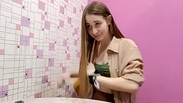 AvanMonroe online show from April 21, 2026, 2:12 pm