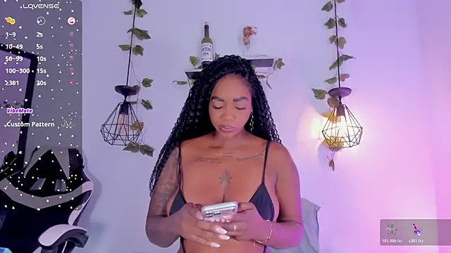 venusmillan22 online show from May 6, 2026, 2:00 pm