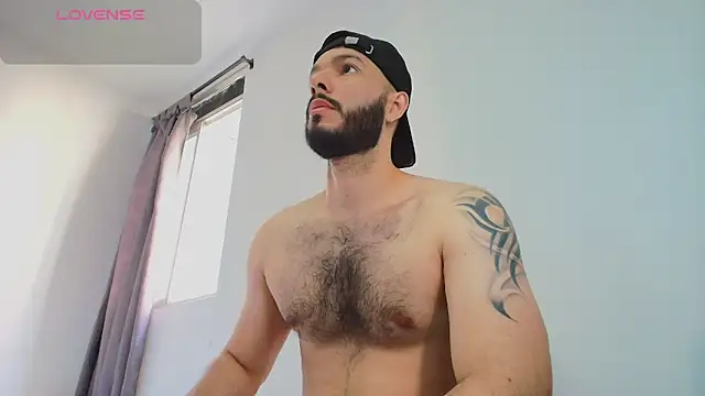 Snapshot of tommel_bailey chatting on May 29, 2026, 12:58 pm tommel bailey online show from May 29, 2026, 12:58 pm