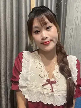 Ly-sexyy online show from May 5, 2026, 4:15 pm