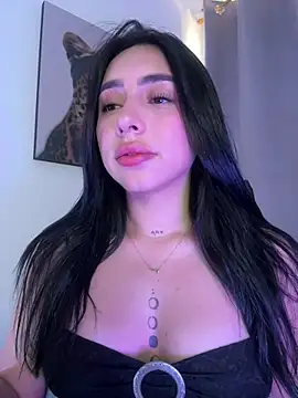 IsabellaNoir  online show from April 24, 2026, 9:28 pm