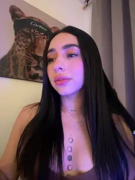 IsabellaNoir  online show from June 5, 2026, 1:23 am