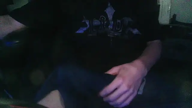 8inchesfr online show from April 21, 2026, 9:39 pm