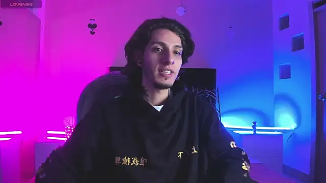 Vergil Noir  online show from April 22, 2026, 5:32 am