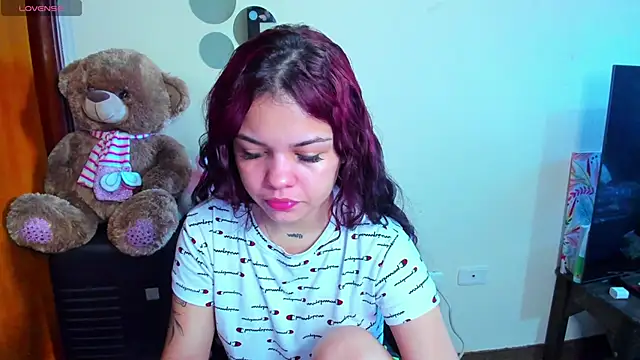 Snapshot of angelina_77 chatting on May 10, 2026, 1:27 pm angelina 77 online show from May 10, 2026, 1:27 pm