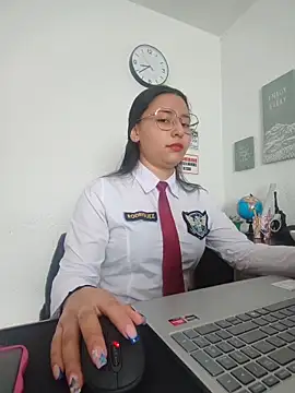 Snapshot of Queen_linda1 chatting on May 26, 2026, 1:40 pm Queen linda1 online show from May 26, 2026, 1:40 pm